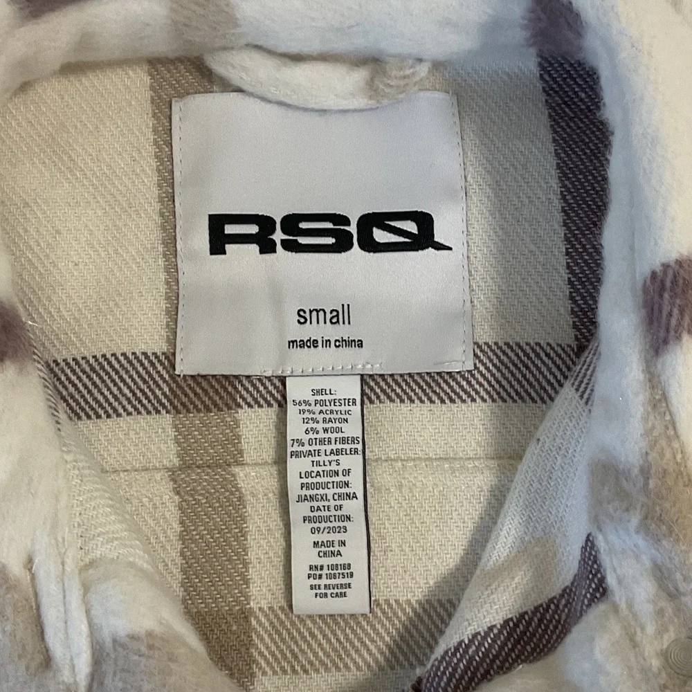 Girls Tilly’s Brown + Cream Plaid Coat 🍂 - Picture 2 of 4